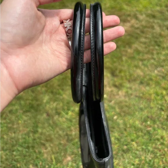 Black Leather Circle-Handle Women’s Bag - Picture 12 of 13